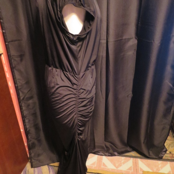 Dress - Picture 3 of 5